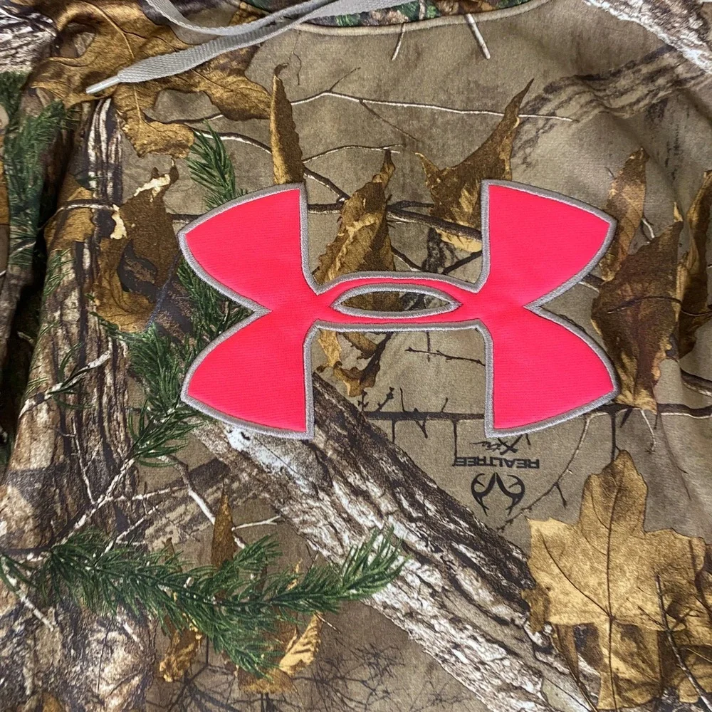 Under Armour Realtree Camo Hoodie Women's Size Medium Pink Green Logo‎ Loose Fit